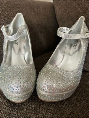 Delicacy Iridescent Silver Rhinestone wedge Shoes
